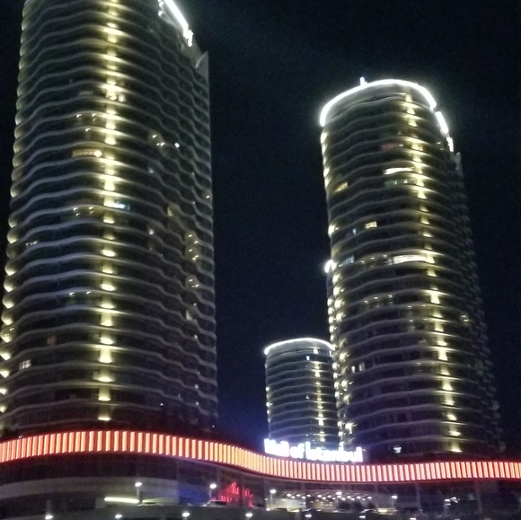 Meet your Posher, Julie - Picture 2 of 2